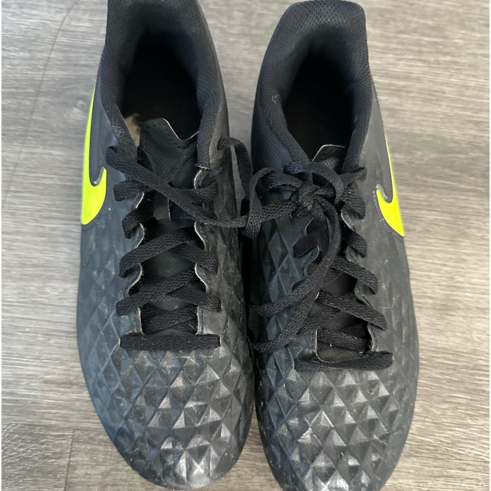 Kids Soccer Shoes